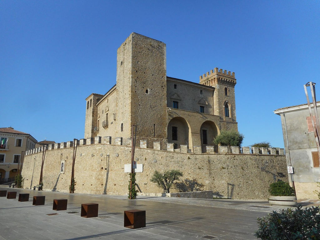 Castello Ducale De Riseis D'Aragona