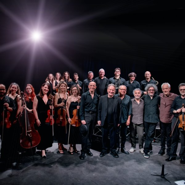 Grande Orchestra Avion Travel — Avion Travel & Medit Orchestra diretta da Angelo Valori