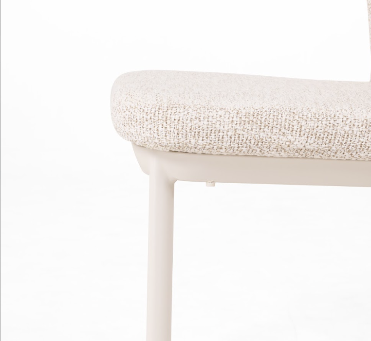 Silla Balena en acabado Beige — detalle del asiento y estructura