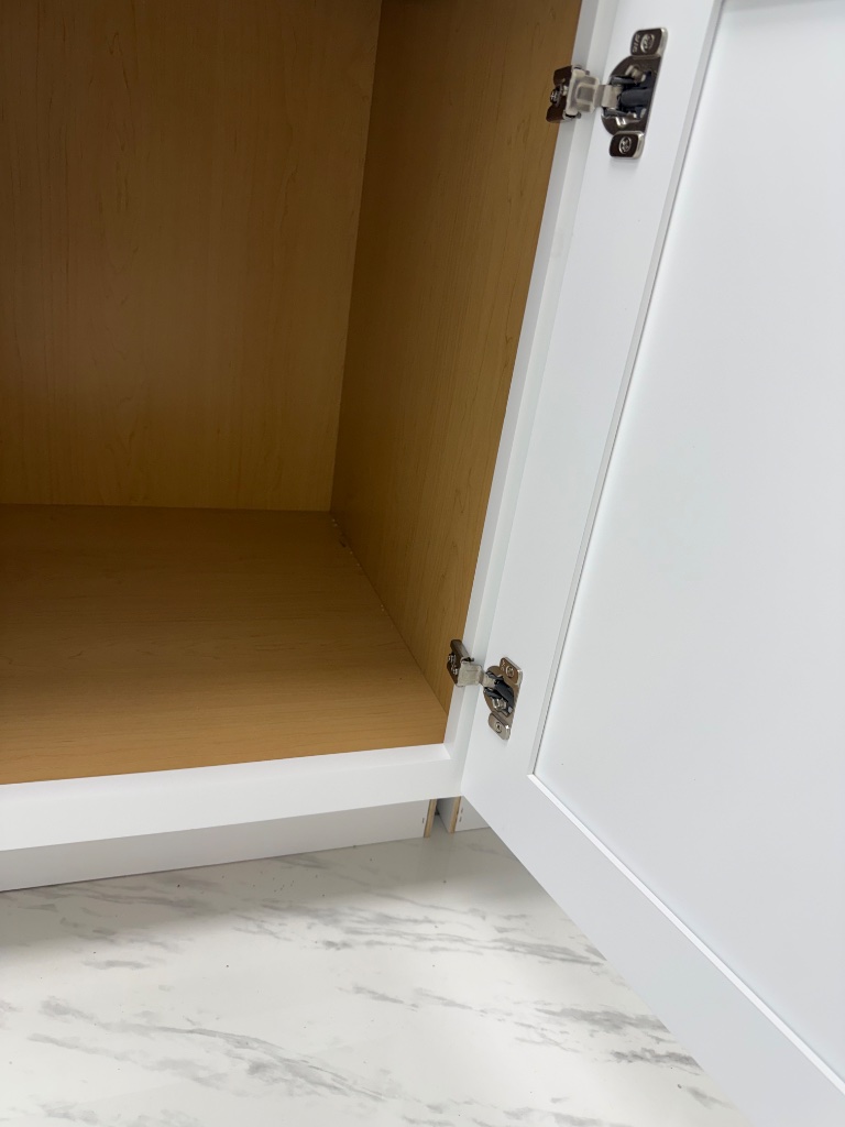 Soft-close concealed hinge detail