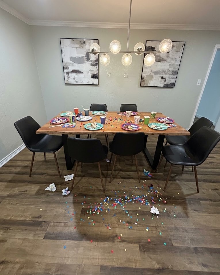 Dining room before cleaning
