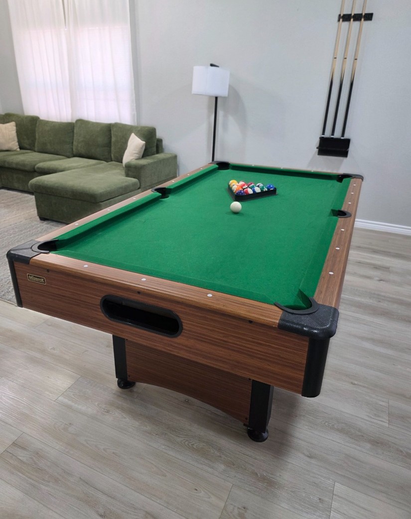 Living & game room after cleaning