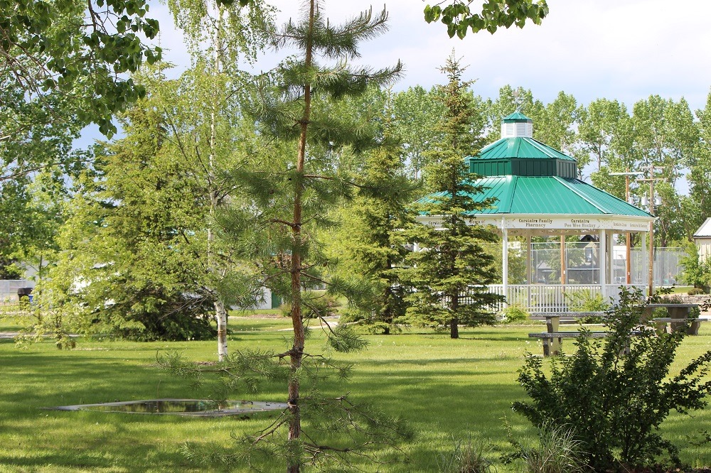 Carstairs gazebo and park
