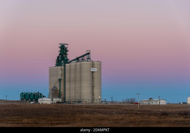 Carstairs grain elevator
