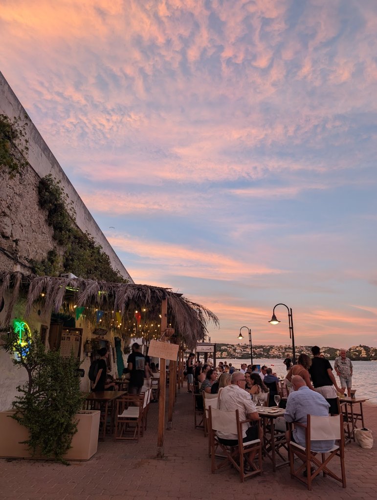 Terraza al atardecer rosa