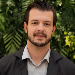Dr. Rafael Traldi