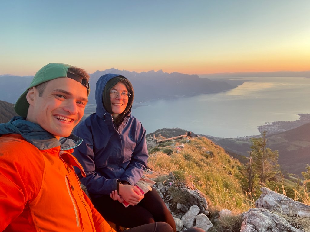 Coucher de soleil et bivouac en haut de la Dent de Jaman