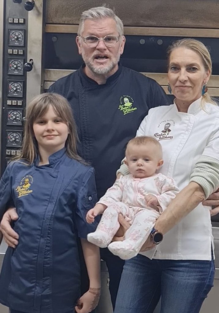 Familie in der Backstube