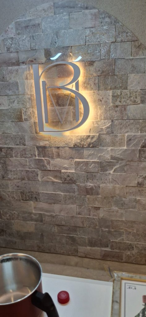 BM Modas logo LED