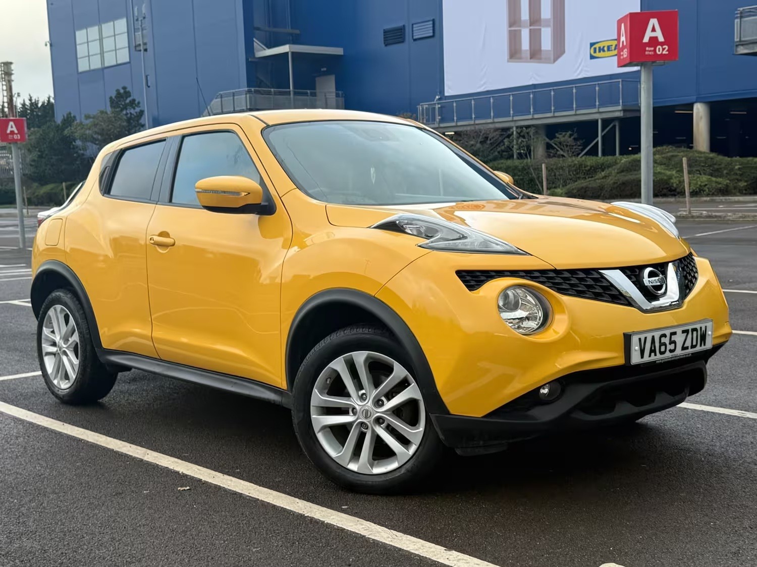 2016 Nissan Juke 1.6 NConnecta 5dr Xtronic in Yellow for sale at J&P Autos Cardiff
