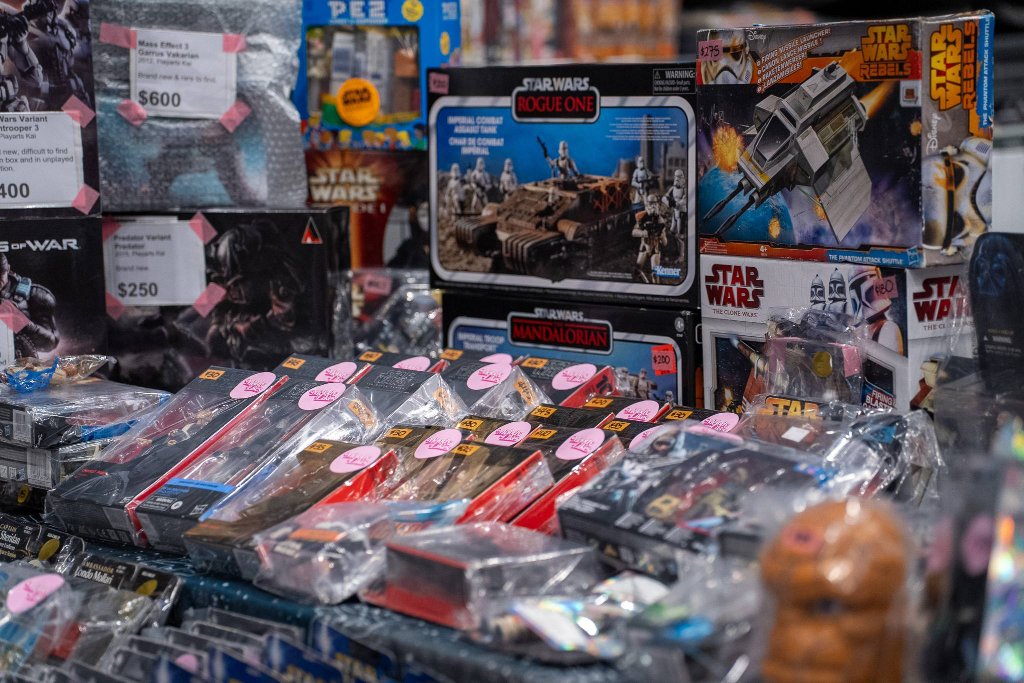 ACTION FIGURES