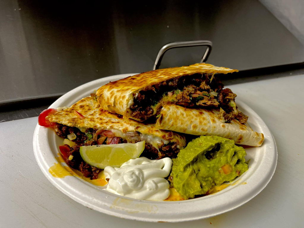 Tacos El Cholow hero 6