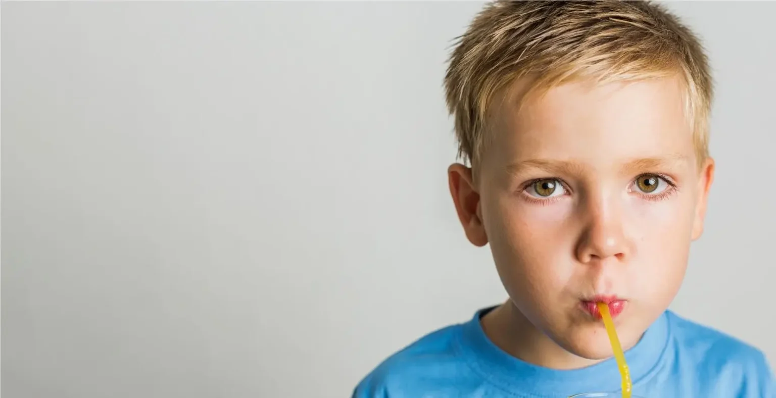 ¿Cuáles son los nutrientes esenciales para el desarrollo cerebral fetal y neonatal?