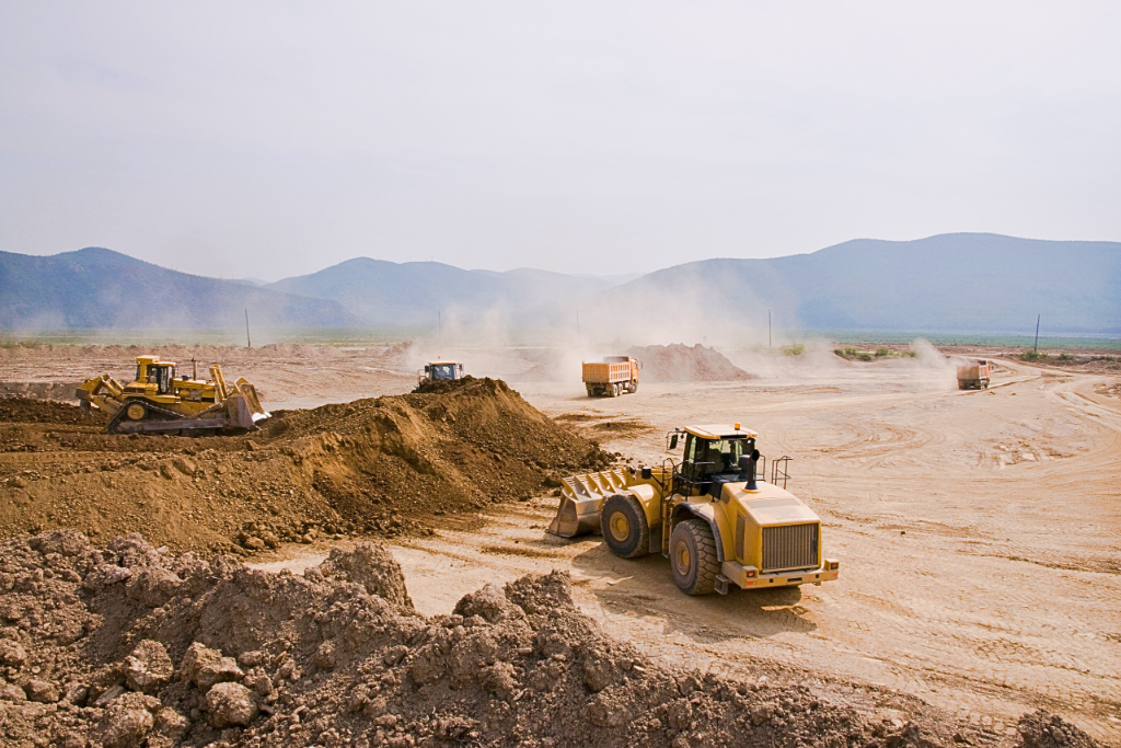 Terracería y movimiento de tierras en obra pesada gestionada con OBRALIAX
