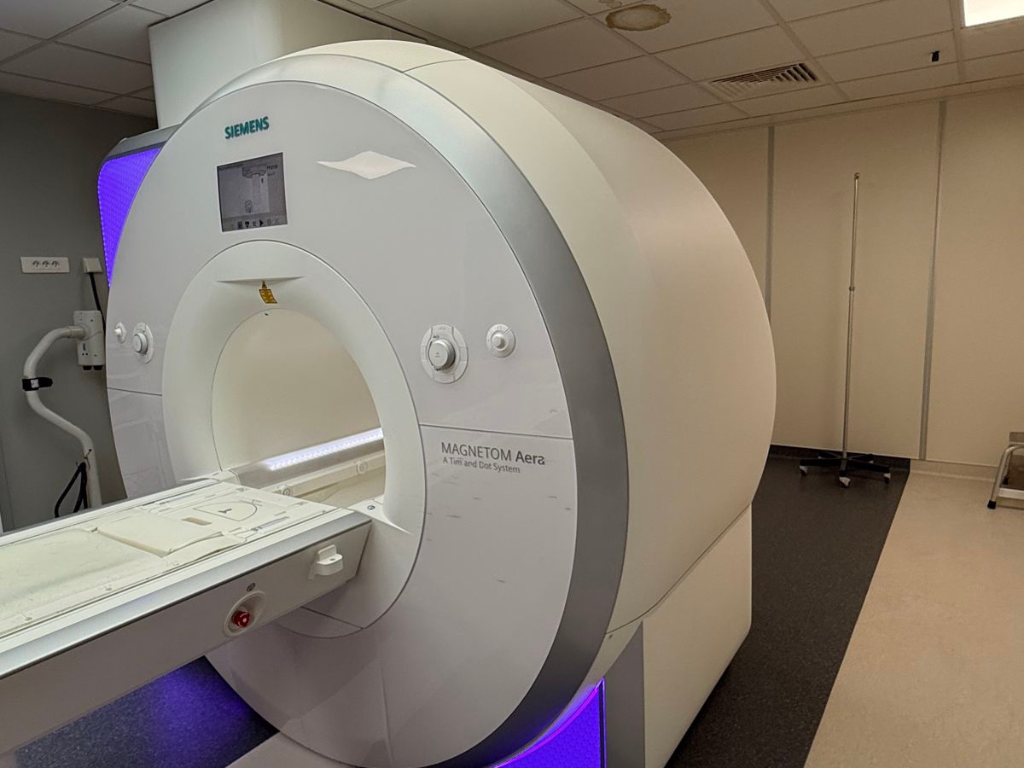 Siemens MAGNETOM Aera 1.5T MRI System