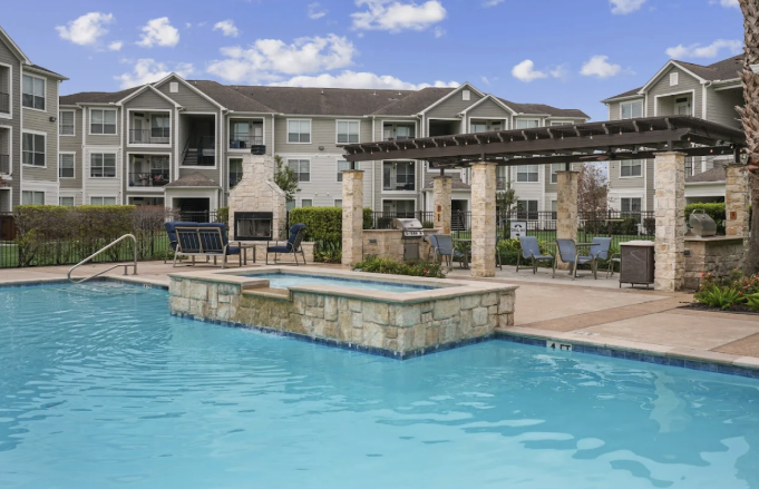 The Henry at Woodland Hills