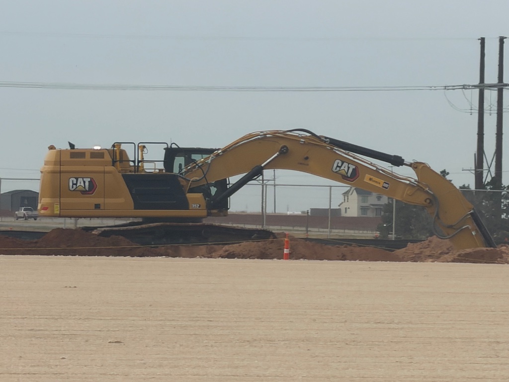 CAT 352 Excavator