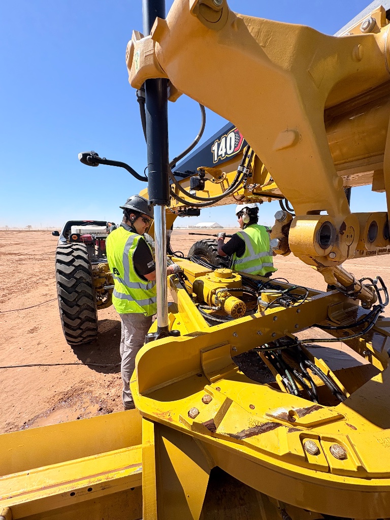 CAT 140 Undercarriage Detail