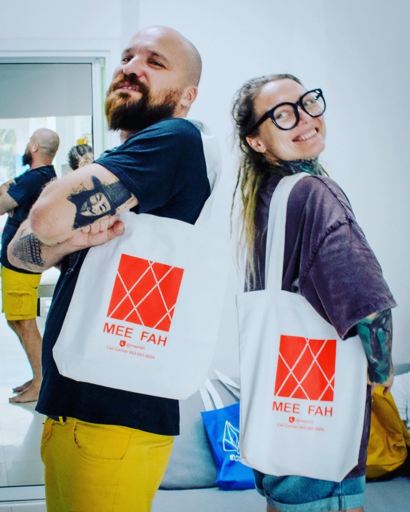 MEE FAH Tote Bags