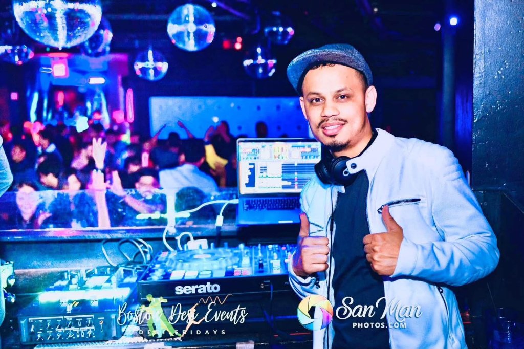 DJ Mukund performing