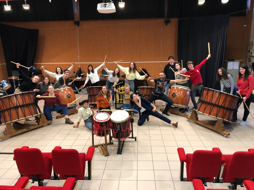 Kumi Daiko au Lycée Honoré d'Urfé : La Transmission du Rythme Sacré