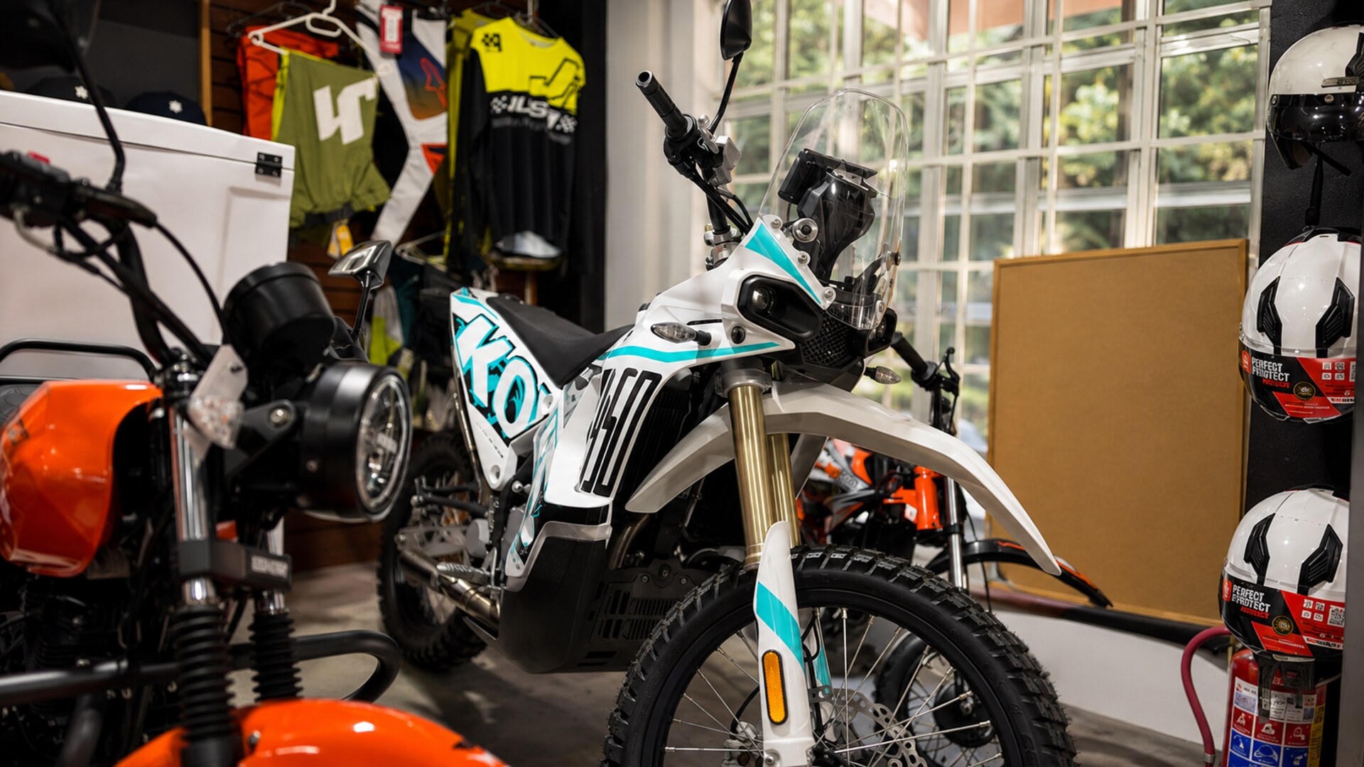 KOVE 450 rally on the floor