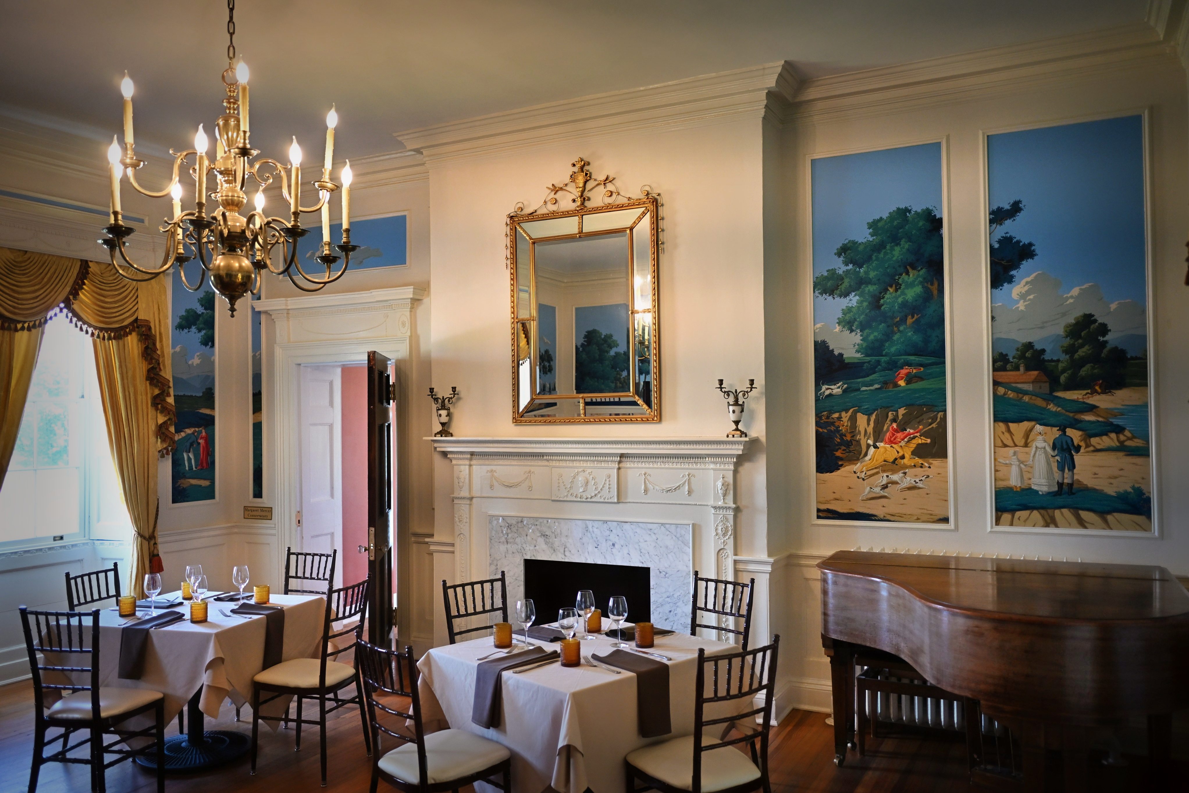 A reception room — one of the twin parlors flanking the center hall, where the Lees received the most illustrious guests of the early republic.