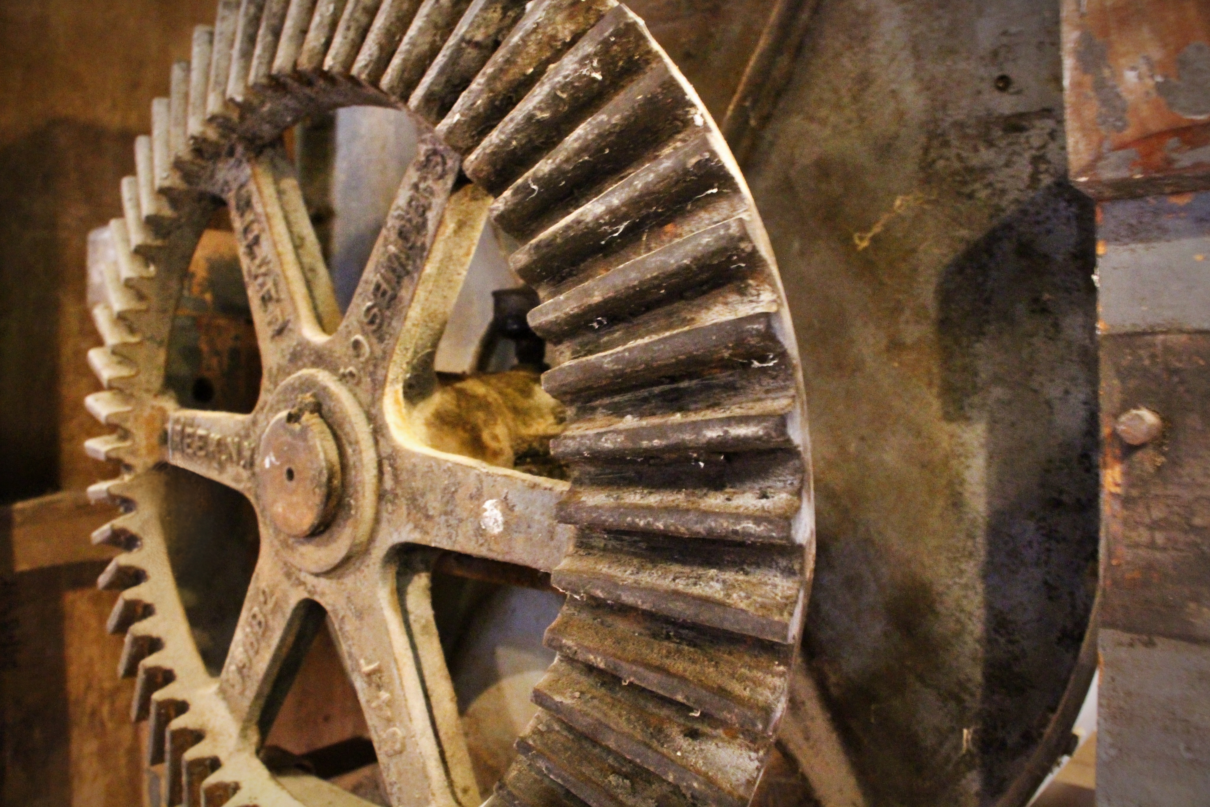A cast-iron gear, stamped “LEE” — a name that runs through the series and through Loudoun.