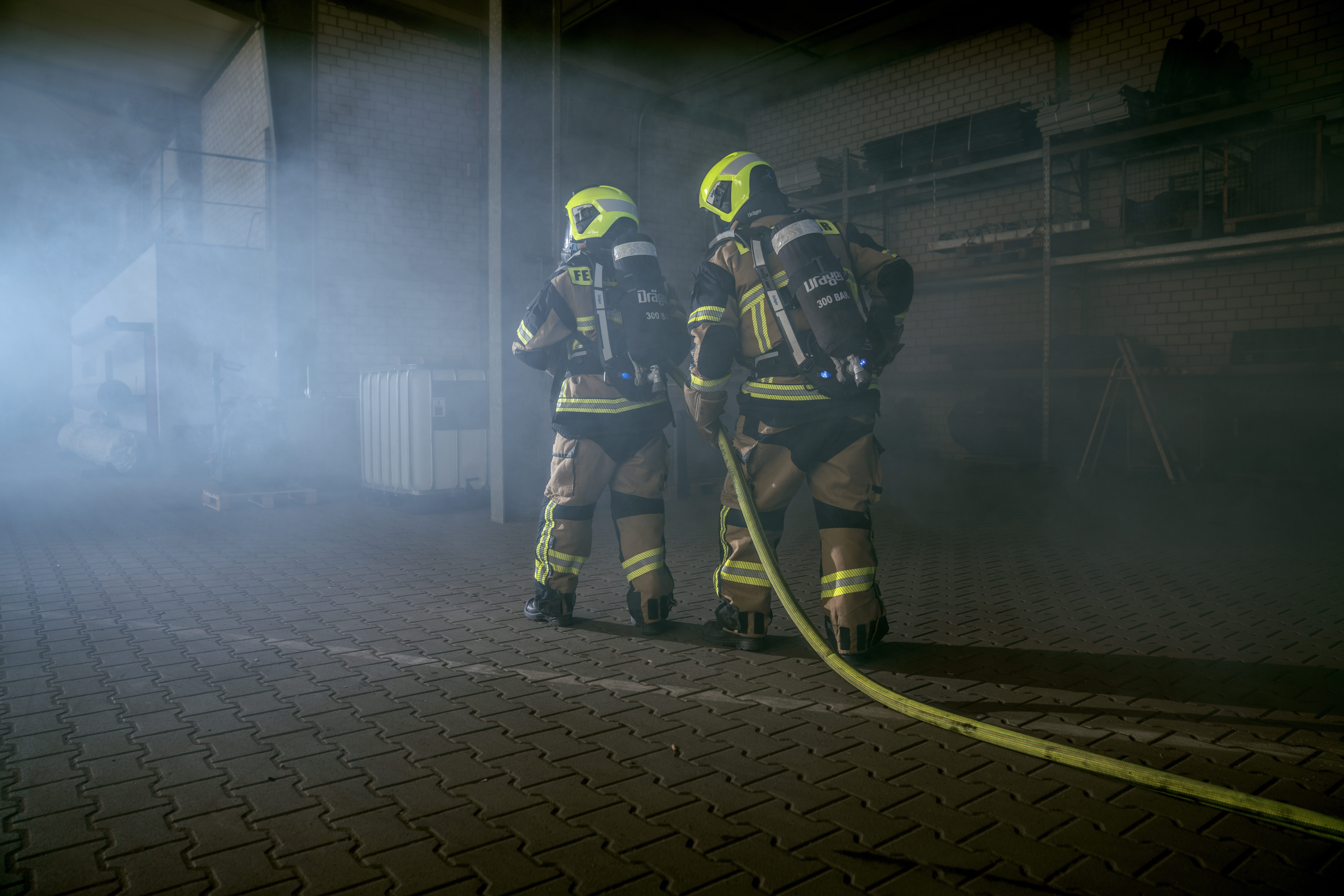 Dräger breathing apparatus in use during training