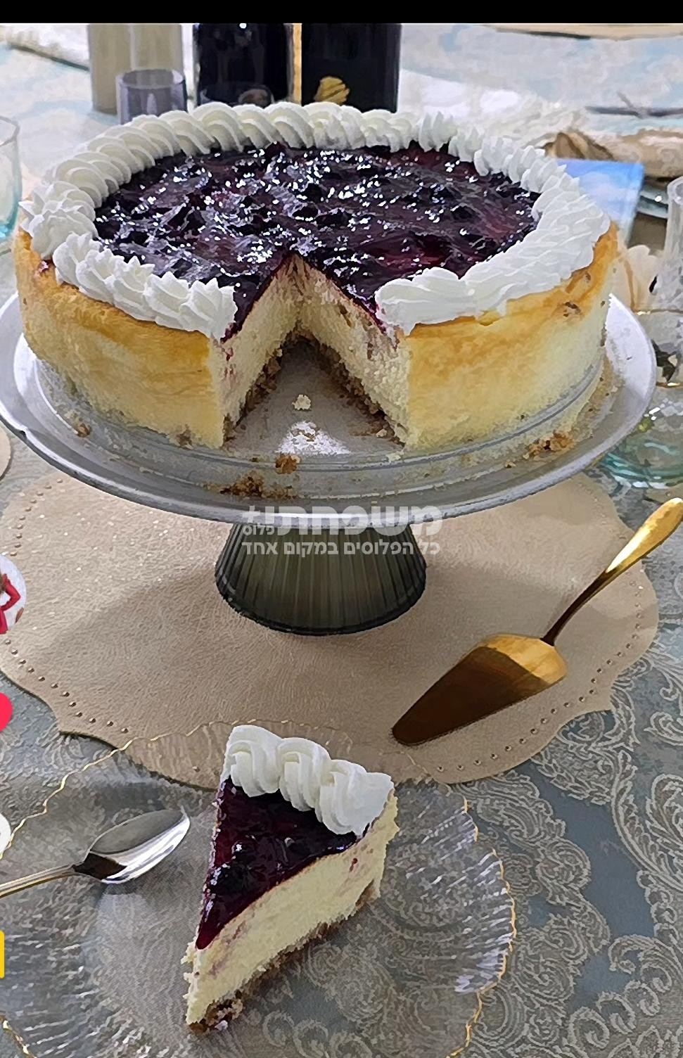 עוגת גבינה אפויה עם אוכמניות