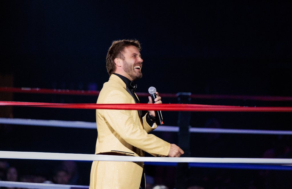 Paulie performing