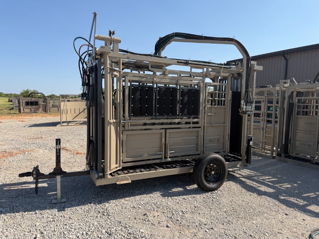 Hydraulic Working Chute on Wheels - Side View
