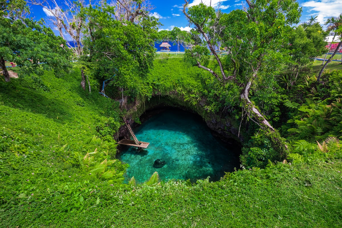 To Sua Ocean Trench on the south coast road to Lalomanu