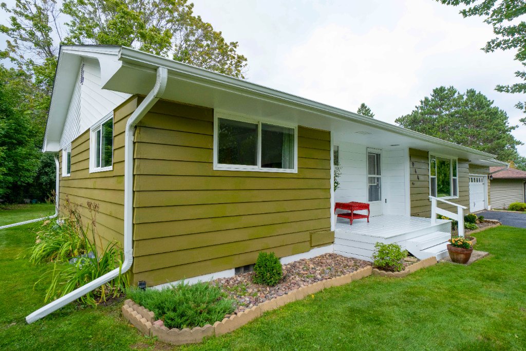 Side view exterior