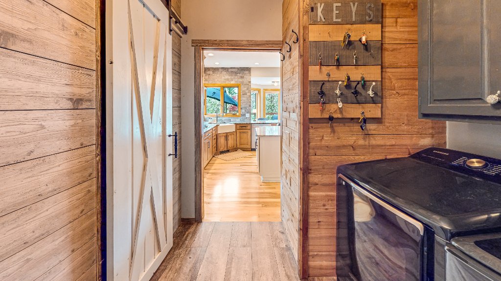 Kitchen pantry
