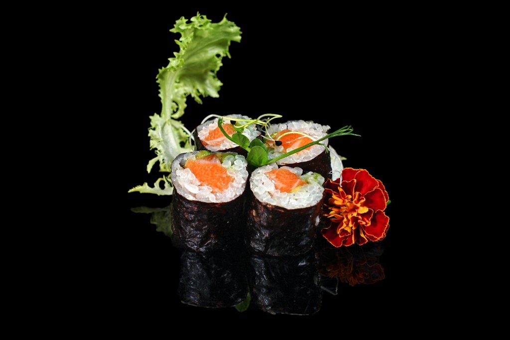 Hosomaki salmone e avocado