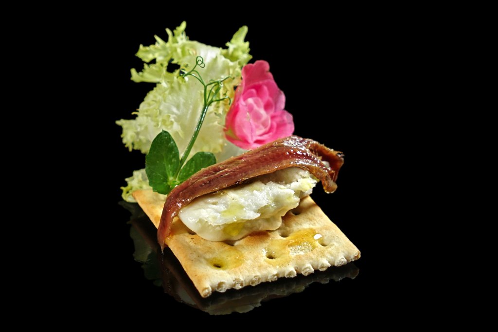 Toast pesce bianco salsa bianca