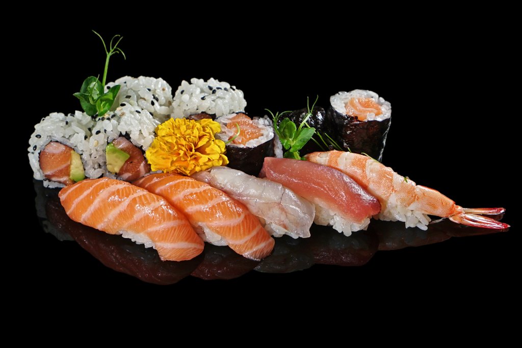 Chirashi bowl salmone