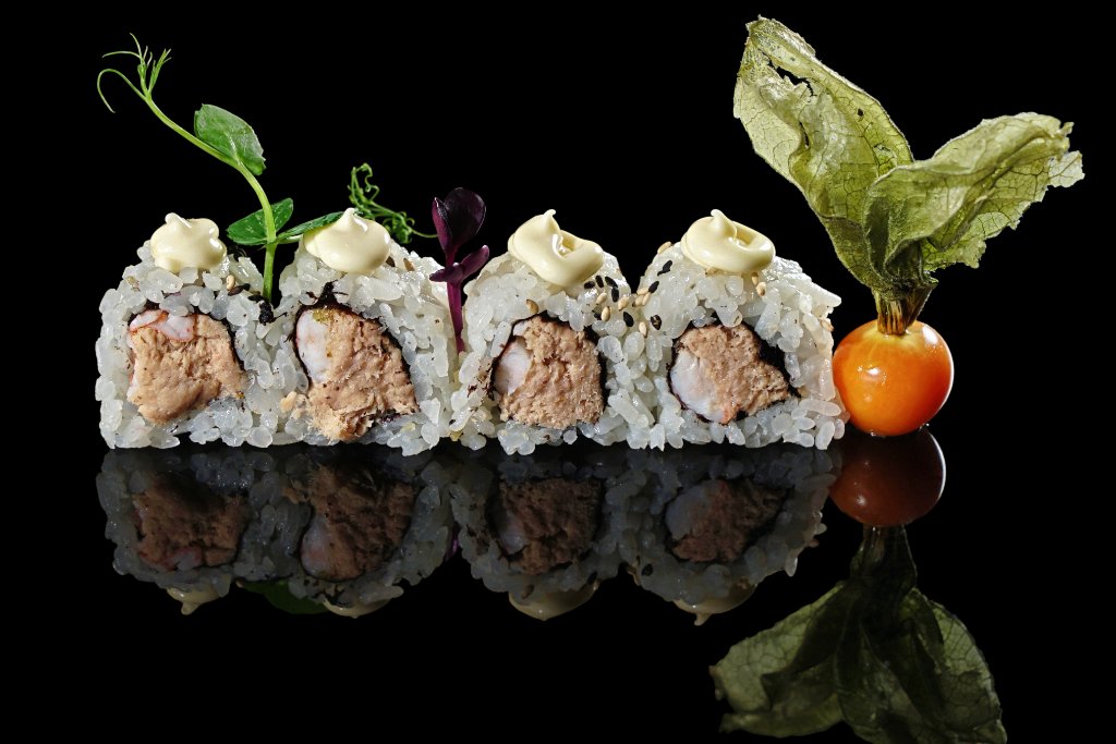 Uramaki speciale tonno scottato e maionese