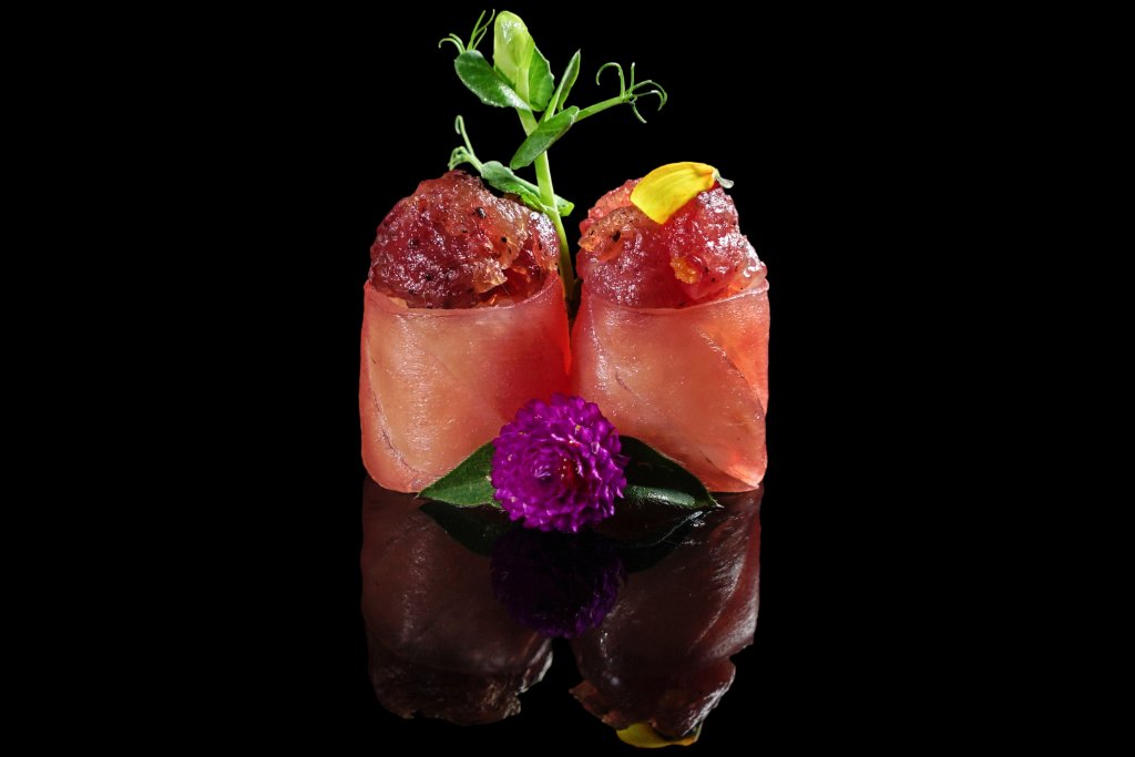 Gunkan tonno con salsa spicy