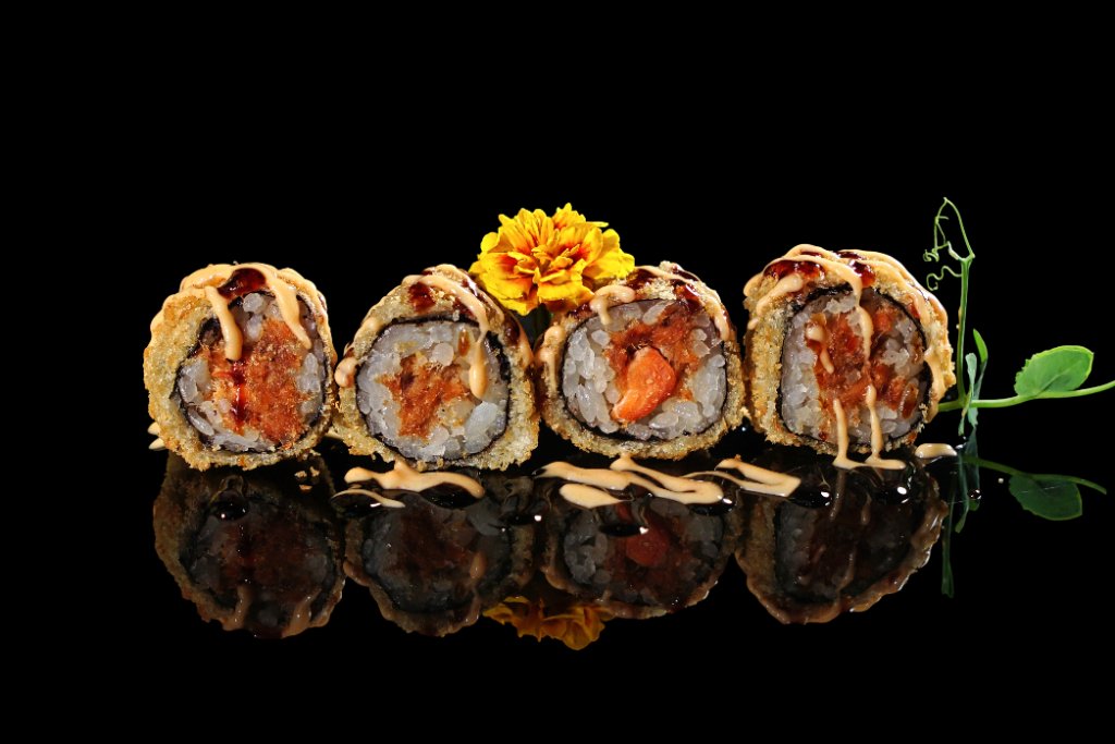 Maki fritto salmone e katsuobushi