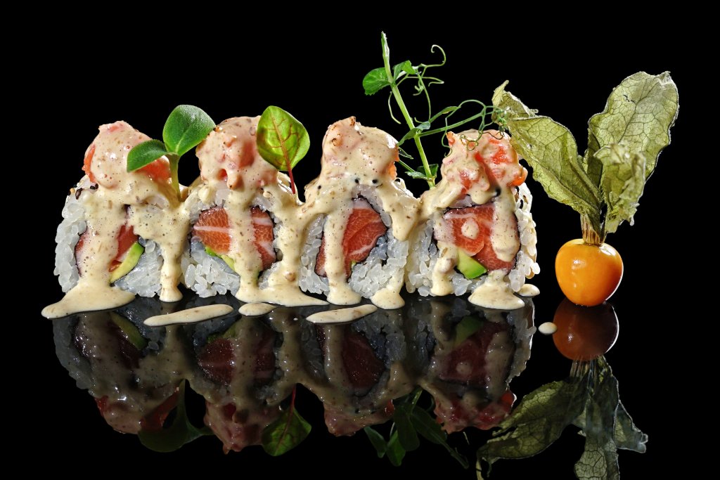 Uramaki tonno e granchio panko