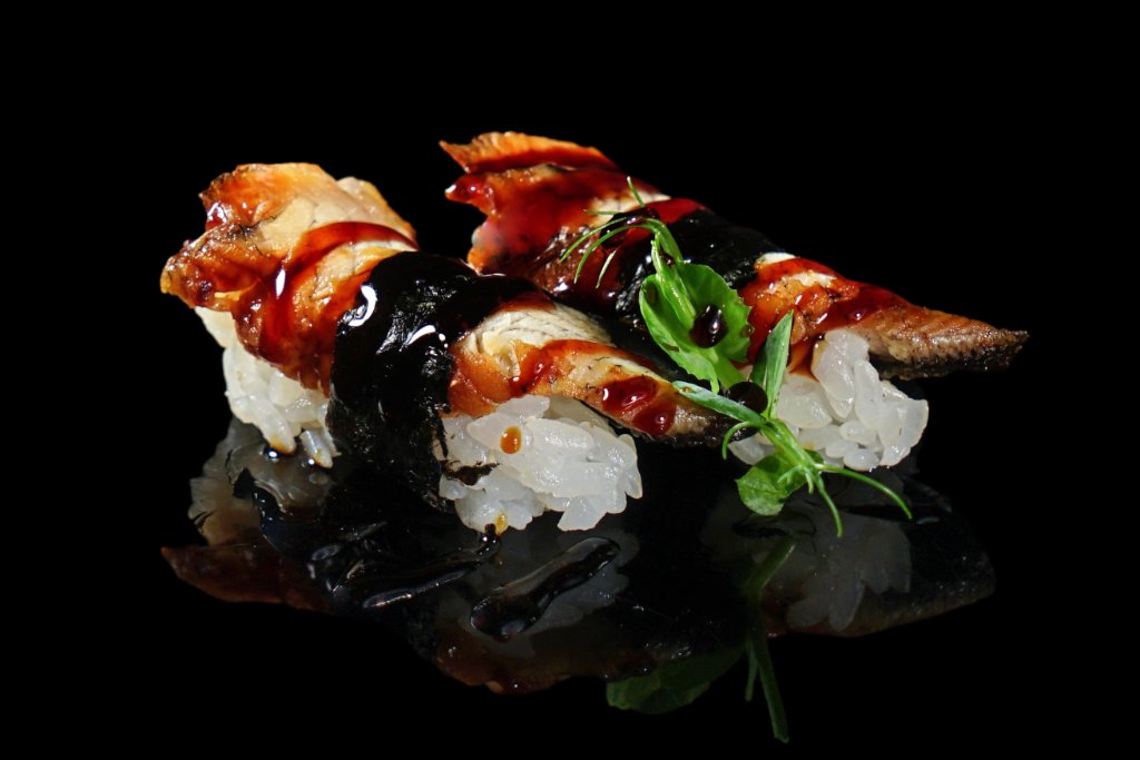 Nigiri anguilla con teriyaki