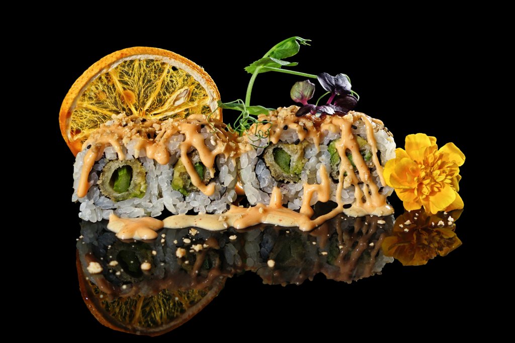 Uramaki asparagi tempura