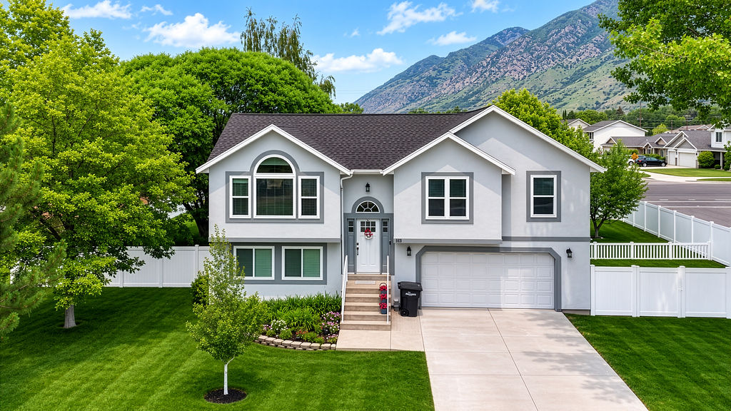 464 W Saddleback Dr