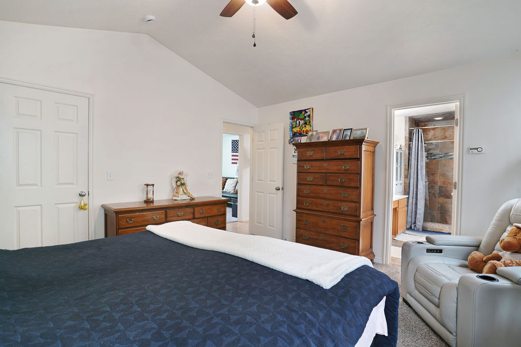 Primary Bath — Jetted Tub