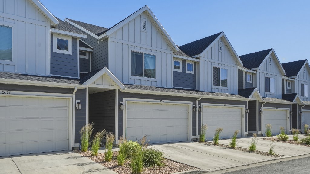 Exterior Row