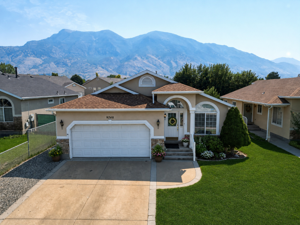 Exterior Front (Landscaped)