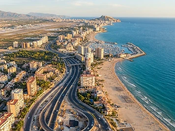 Inwestycje w infrastrukturę oraz nowe połączenia lotnicze na wybrzeżu Costa Blanca