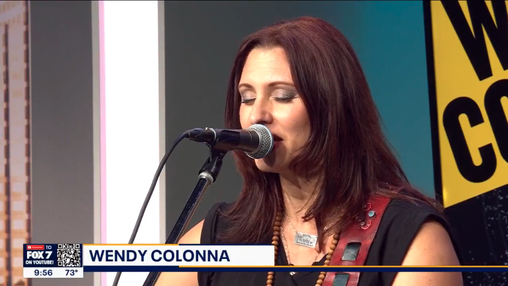 Wendy Colonna performs 'This Precious Love'